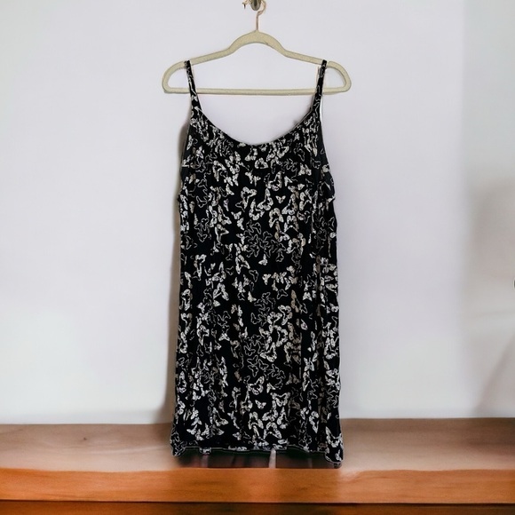 Dresses & Skirts - Strappy floral mini dress sleeveless swing flowy flattering women’s XL